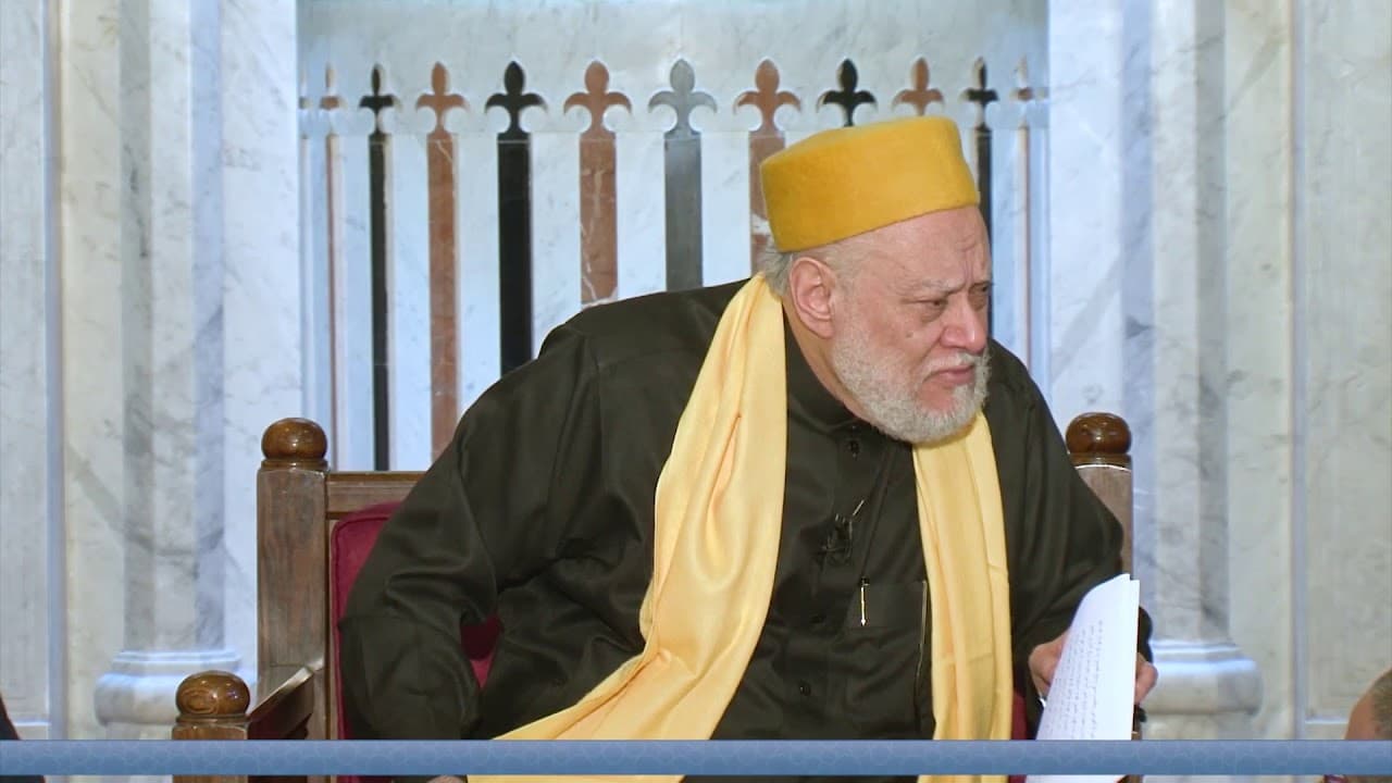 أنا طالبة في الصف الثالث الاعدادي وأدرس نظرية الانفجار الكبير وعقلي ليس مقتنع بها فماذا أفعل؟ - فتاوي