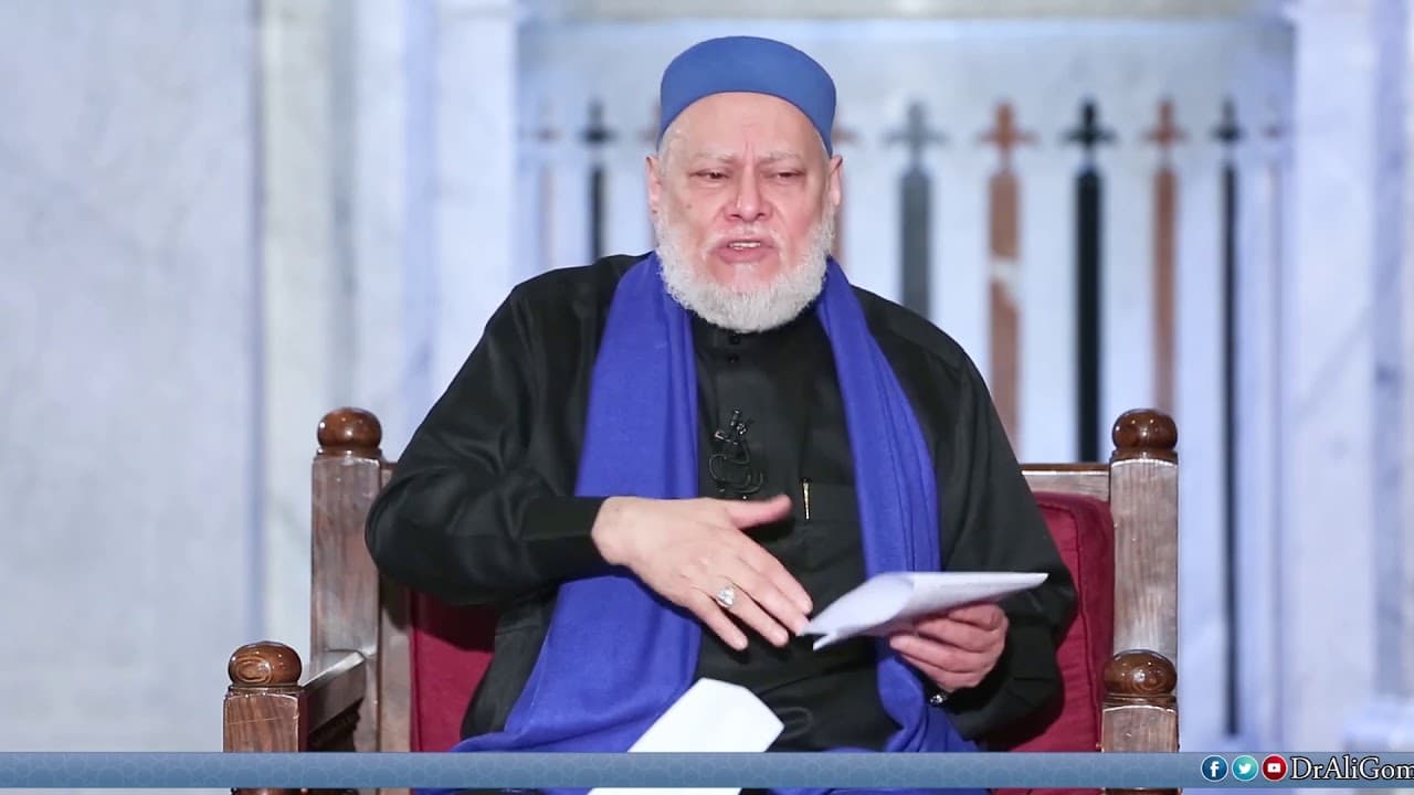 ينتهي كل عام دراسي ويجب التخلص من كتب وأوراق السنة الدراسية ويكون هناك أيات قرأنية وأحاديث - فتاوي