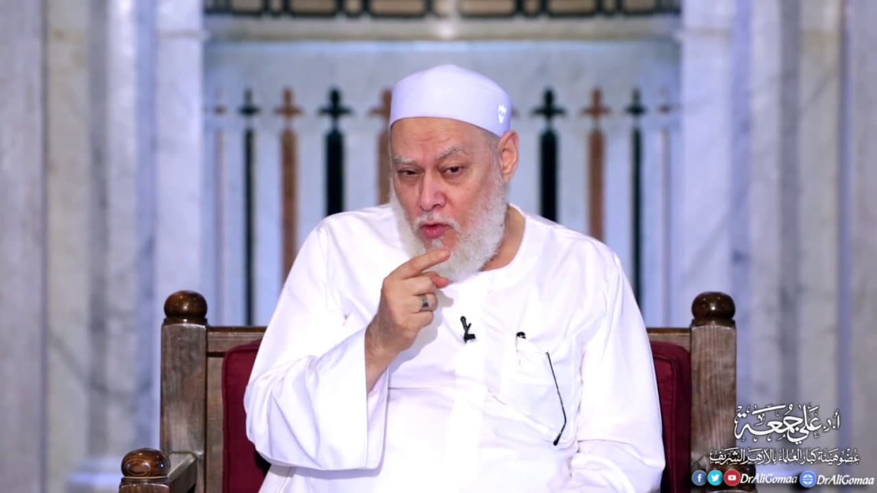 زوجتي ذهبت للعمرة لرابع مرة من مالها الخاص الذي نحتاجه للبيت فهل يقبل الله منها عمرتها؟ - فتاوي