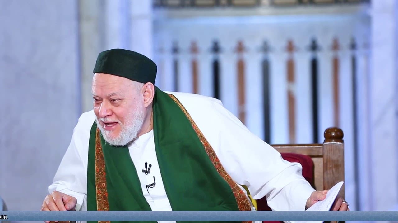 زوجتي وضعت مولودا منذ 40 يوما وقد انقطع الدم يوم 37 ثم جاءت سوائل ملونة ورجعت سوائل حمراء يوم 41 .. - فتاوي