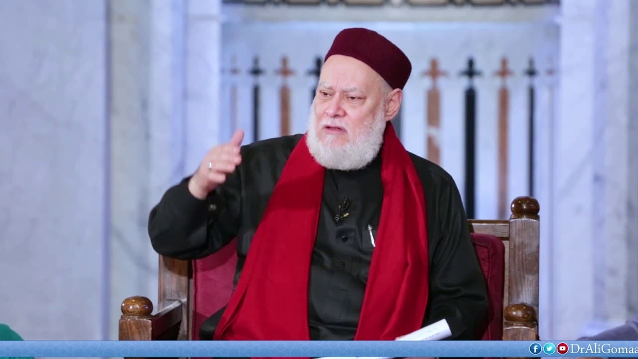 اعمل في فندق محترم لكن تقدم فيه الخمور واضطر لتقديمها للزبائين فهل اترك عملي أم استمر - فتاوي