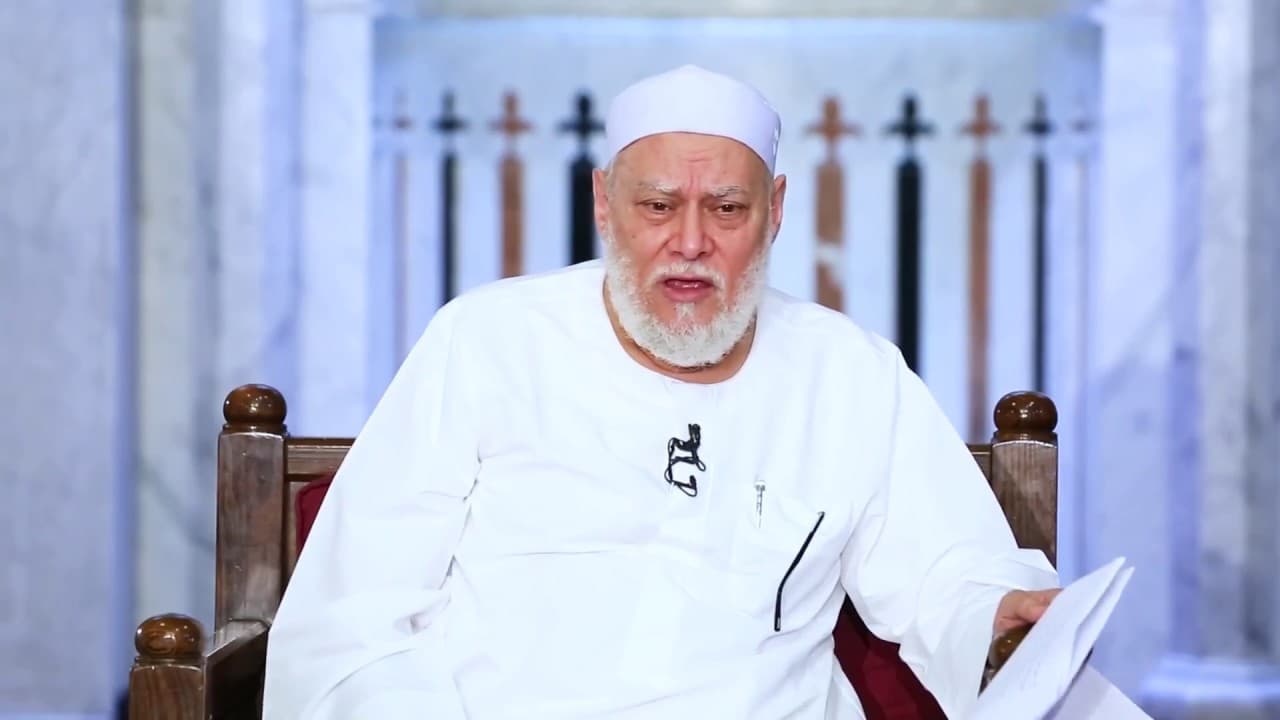 نذرت أن أتصدق على فقراء بلد معين فوجدت من هم أشد منهم حاجة فهل يجوز أن أوجه النذر إليهم؟ - فتاوي