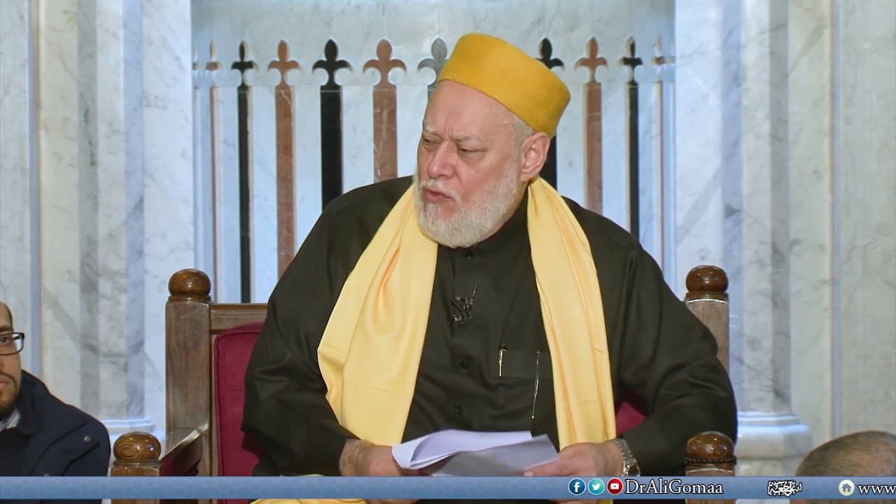 لدي كيلو ذهب وأضعه عند الصائغ ويعطيني مبلغا عنه كل شهر فكيف أخرج زكاته؟| أ.د. علي جمعة - فتاوي