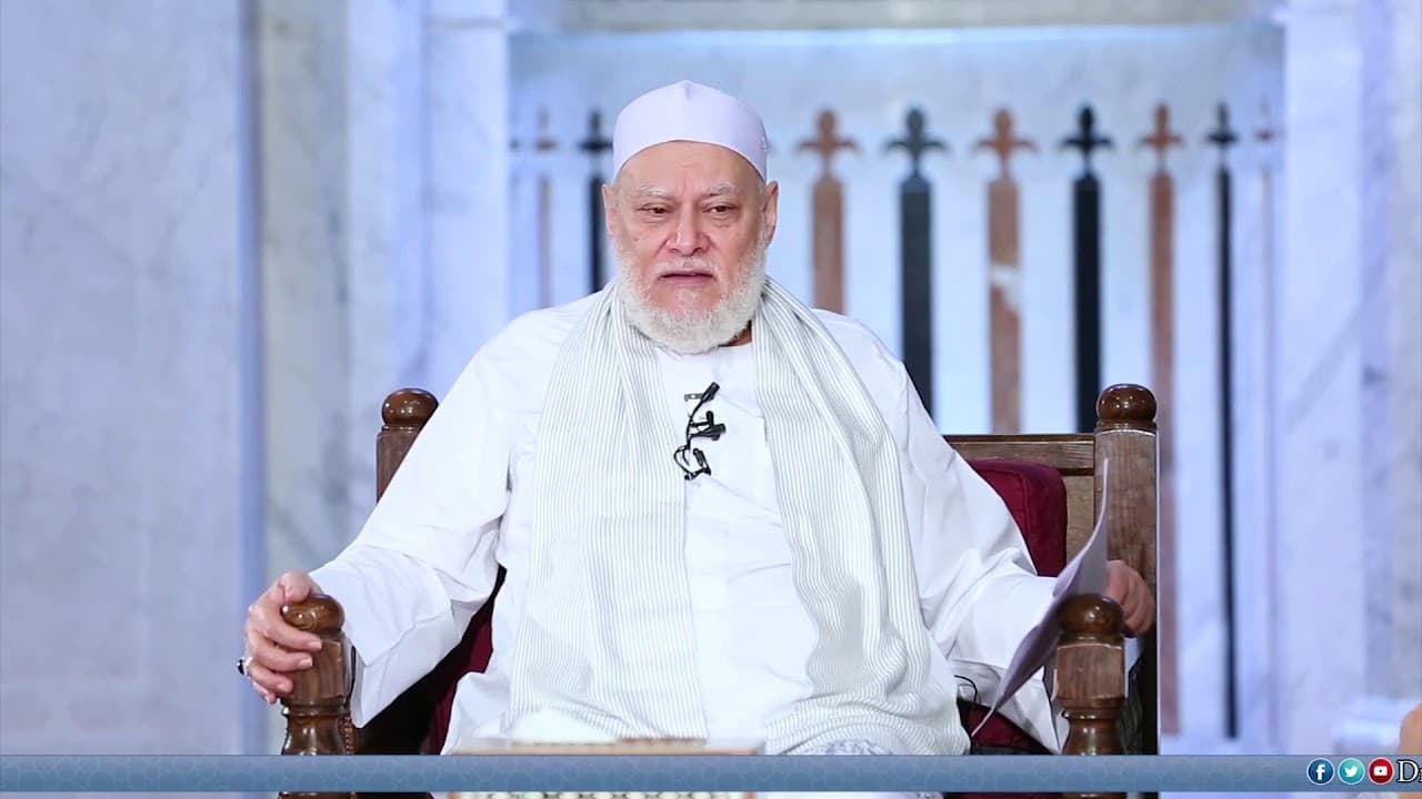 صديقي له 27نعجة وكثير منها ولدت خرافا أعمارها الأن بين شهرين وعشرة أشهر ..كيف يخرج الزكاة؟ - فتاوي