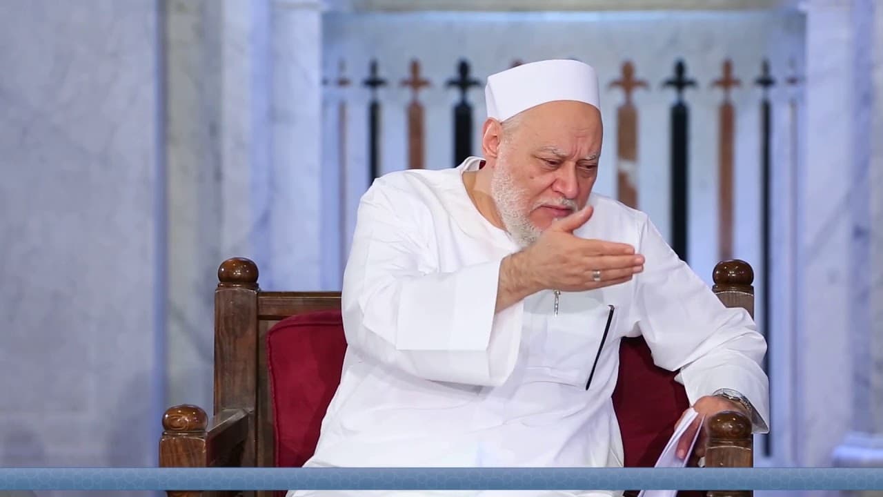 يقول بعض الناس أن الرسول ﷺ كان إذا مشى في الشمس لا يكون له ظل على الأرض فهل هذا صحيح؟ - فتاوي