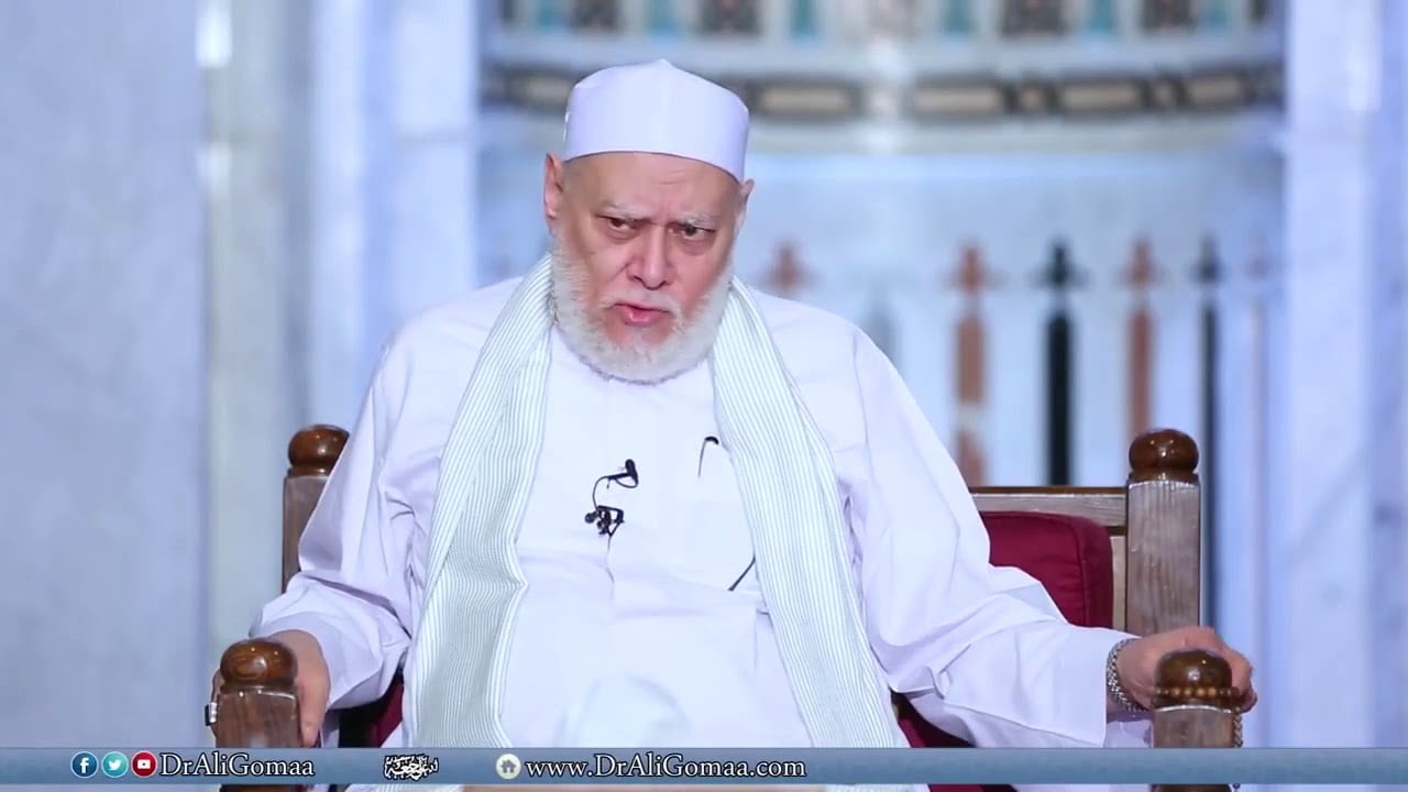 ان بعض المعجنات يكون فيها نسبة كحول فهل هى حرام ؟ | أ.د. علي جمعة - فتاوي